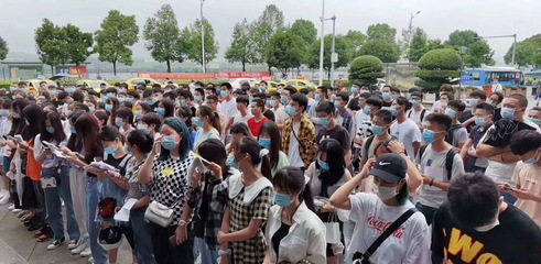重慶主城工廠招聘 月薪四千左右包吃住，可報銷車費，提供信息咨詢服務